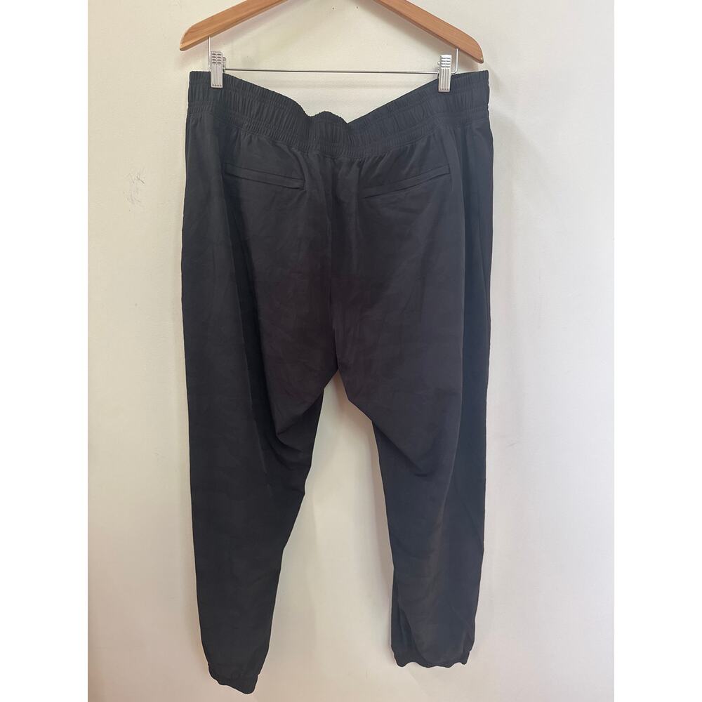 Athleta Brooklyn Joggers Ankle Black Camo Size 20 Athleisure Comfort Travel - Picture 4 of 6